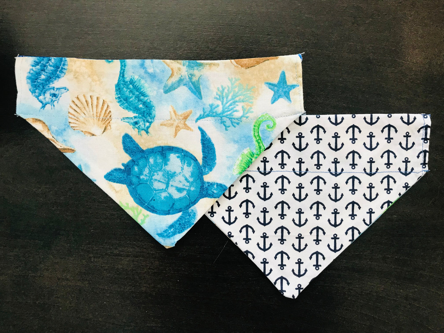 Sea Turtles & Sea Horses/Blue Anchors (White)