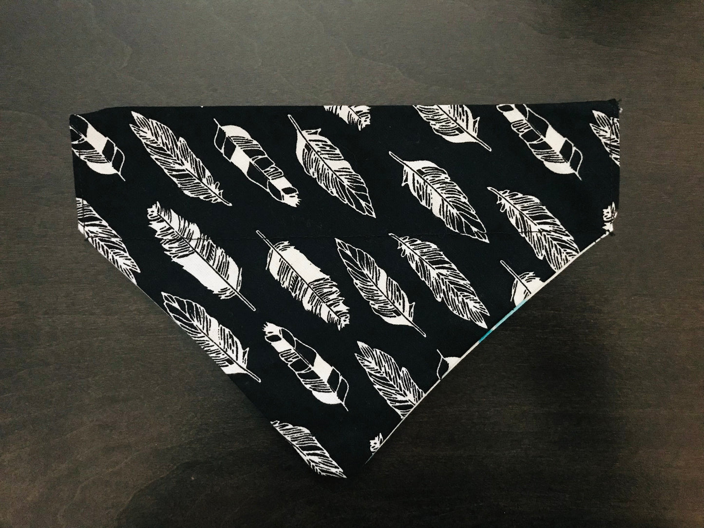 Cactus/White Feathers (Black)