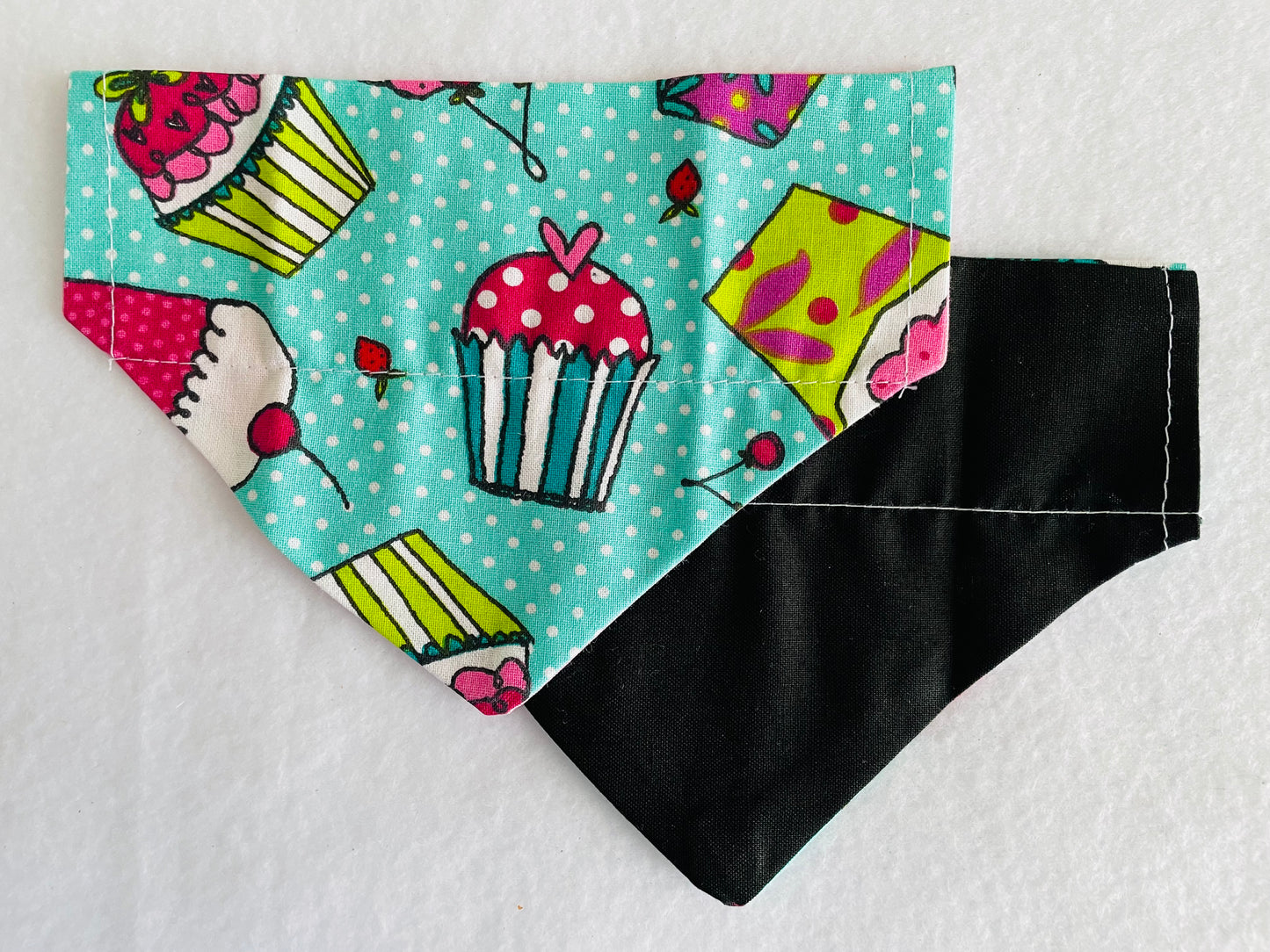 Cupcakes/Solid Black