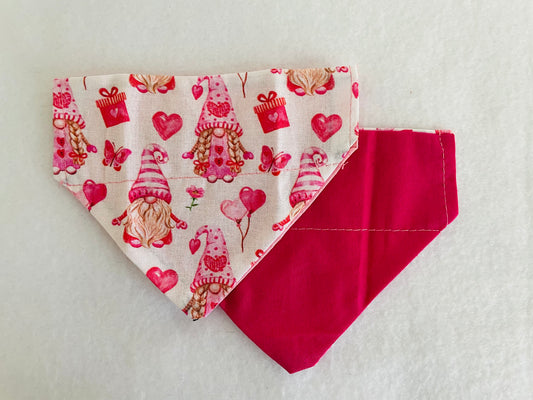 Gnomes/Solid Dark Pink