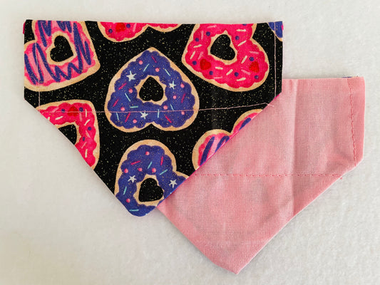 Donut Hearts/Solid Light Pink