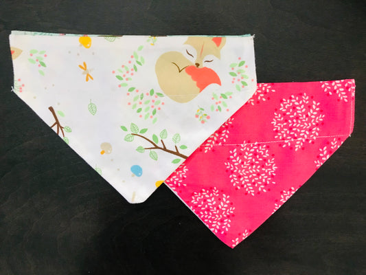 Sleeping Fox/White Leaves (Pink)
