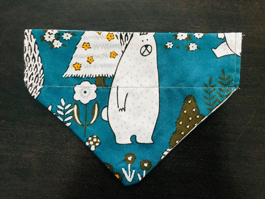Bear in the Wild (Teal)/White & Grey Chevron