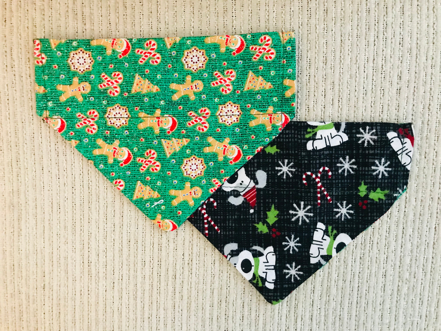 Candy Canes & Gingerbread Men/Christmas Dogs (Black)